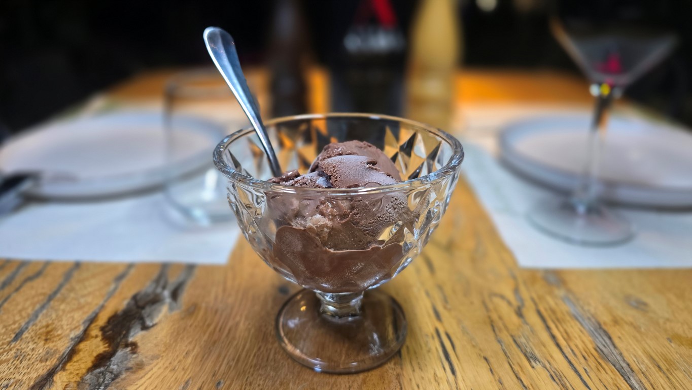 Ice cream scoop • chocolate